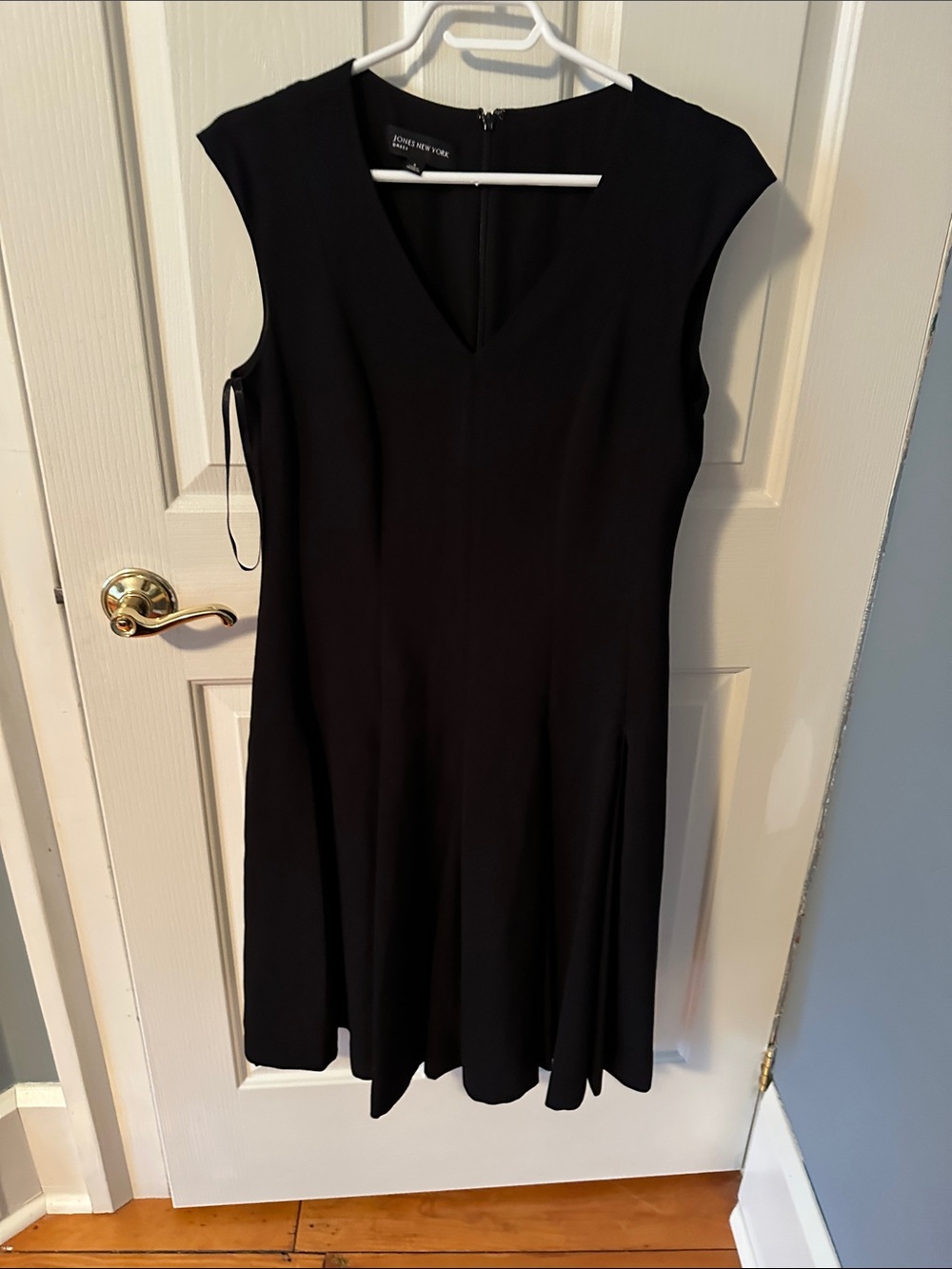 Jones New York Black Midi V-Neck Cap Sleeve Dress